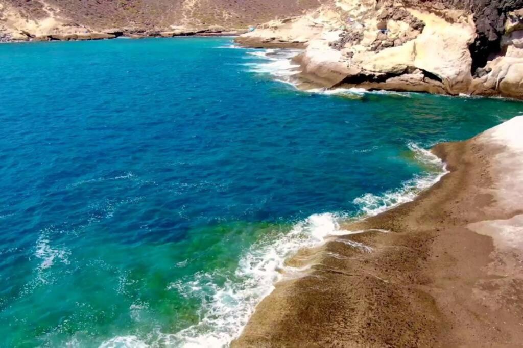 אדחה Spacious Apartment Just Few Steps Of The Ocean In La Caleta מראה חיצוני תמונה