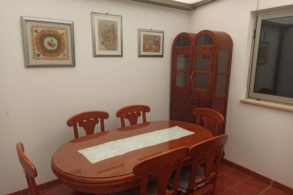 אדחה Spacious Apartment Just Few Steps Of The Ocean In La Caleta מראה חיצוני תמונה