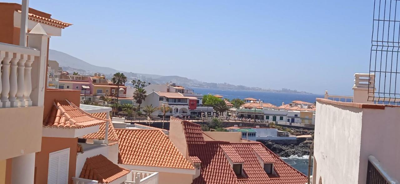 אדחה Spacious Apartment Just Few Steps Of The Ocean In La Caleta מראה חיצוני תמונה