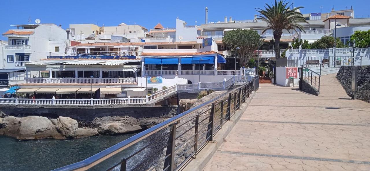 אדחה Spacious Apartment Just Few Steps Of The Ocean In La Caleta מראה חיצוני תמונה