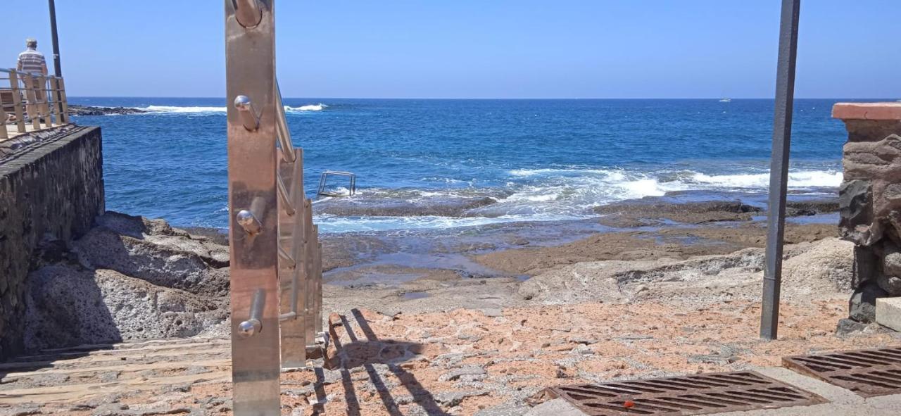 אדחה Spacious Apartment Just Few Steps Of The Ocean In La Caleta מראה חיצוני תמונה