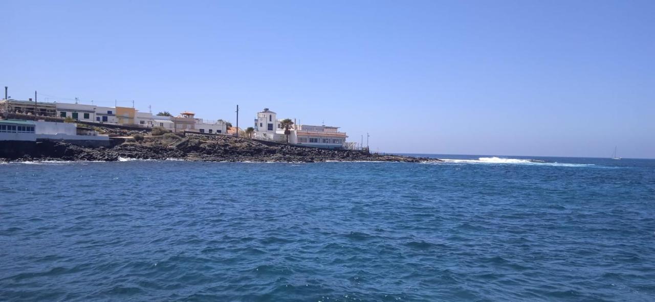 אדחה Spacious Apartment Just Few Steps Of The Ocean In La Caleta מראה חיצוני תמונה